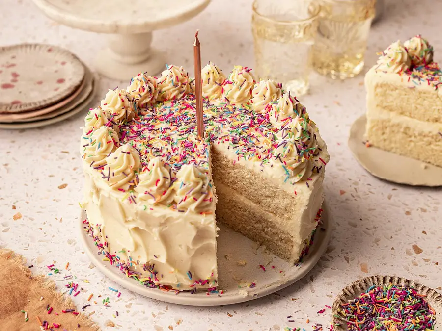How to Make a Birthday Cake